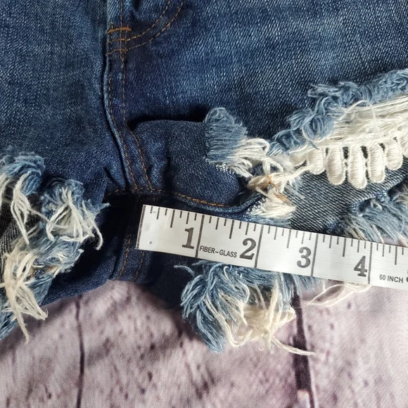 Free People Avery Blue Daisy Chain Lace Cutoff Frayed Denim Short Distressed 26 - Picture 12 of 12